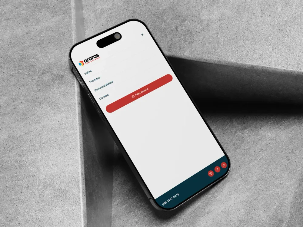 Menu do site no celular, com botão de contato pelo WhatsApp