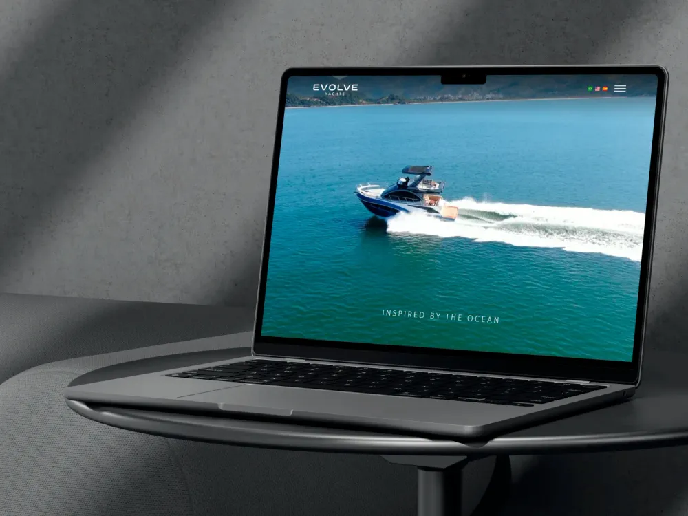 Seção de modelos do site da Evolve Yachts